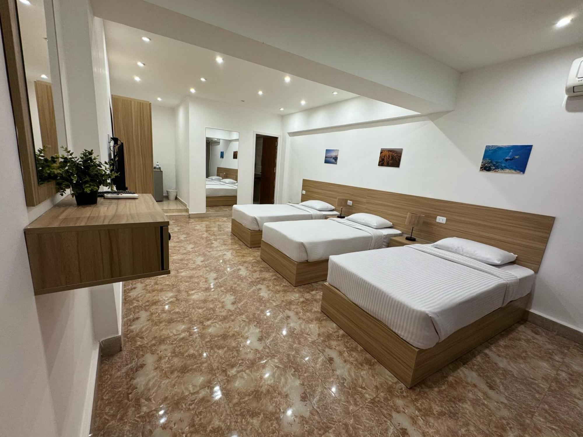 Lilly Rooms And Studio Hurghada Exteriör bild